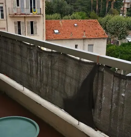 شقة Grand D'artiste Au Calme Vue Degagee Sur Collines De