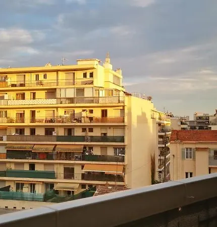 Grand D'artiste Au Calme Vue Degagee Sur Collines De شقة *